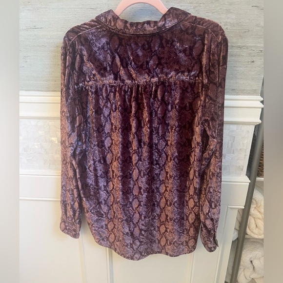 Medium Anthropologie pilcro Hadley velvet button down collar shirt pink print - Picture 9 of 14